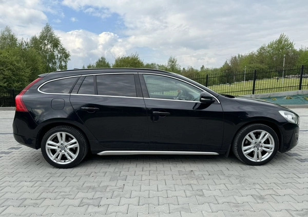 Volvo V60 cena 35900 przebieg: 216000, rok produkcji 2011 z Rzeszów małe 301